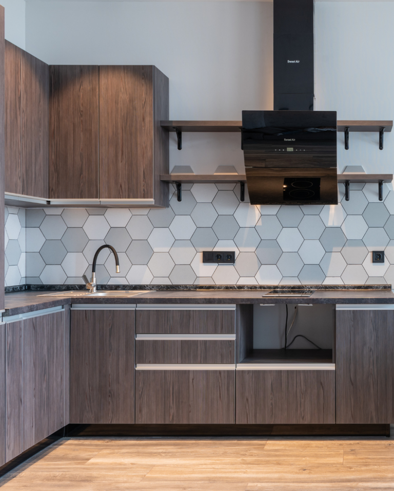 Owen Sound Contractor - Carpenter - Bathroom Renovation - Kitchen Renovation - Cost - Flooring Installer - Tile Installer - Tile Shower - Custom Bathroom - Renovation Costs - Drywall Repair - Painting - Siding 