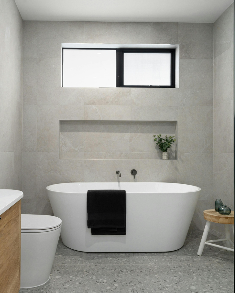 Owen Sound Contractor - Carpenter - Bathroom Renovation - Kitchen Renovation - Cost - Flooring Installer - Tile Installer - Tile Shower - Custom Bathroom - Renovation Costs - Drywall Repair - Painting - Siding 